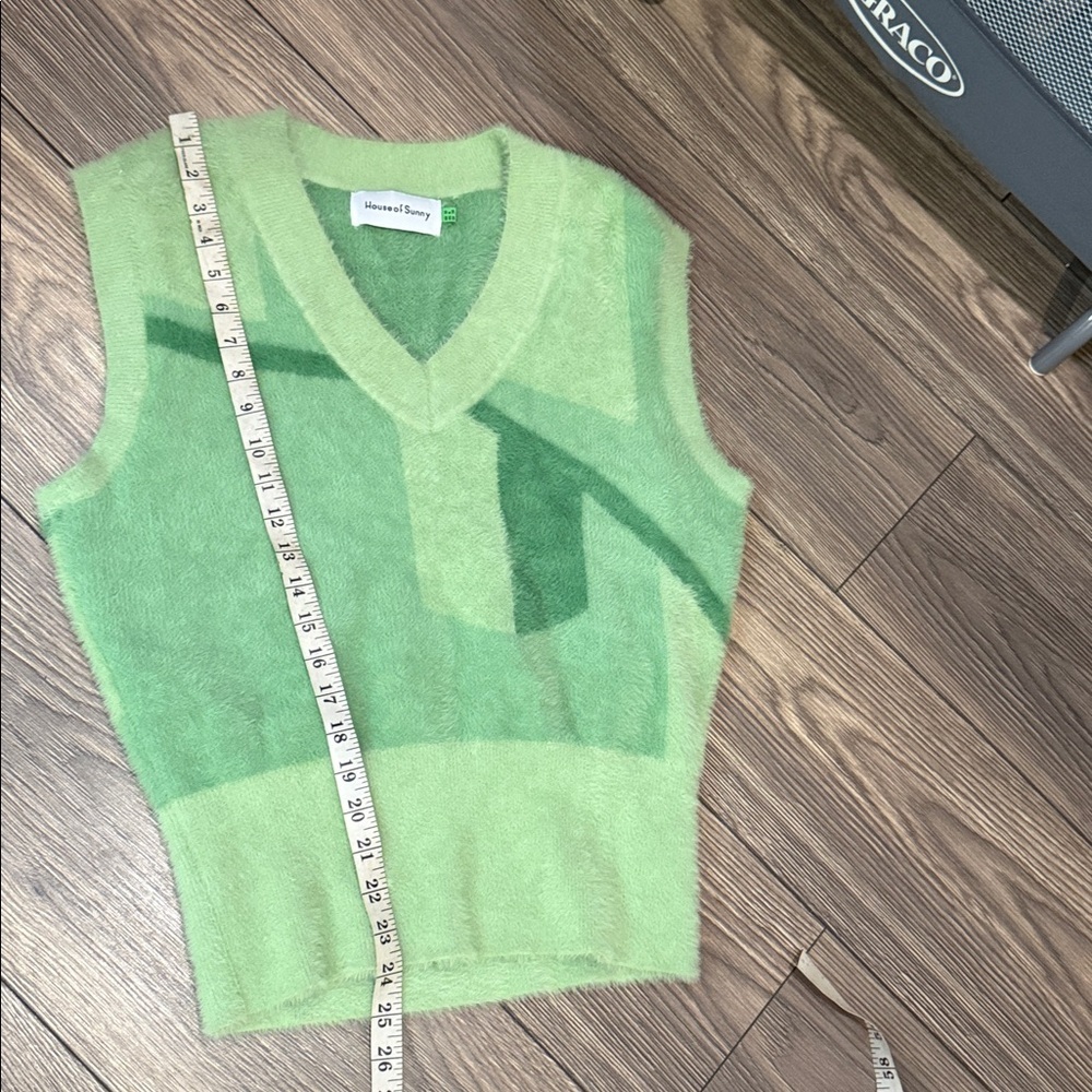 House of sunny
Green Geometric Knit Vest - Picture 8 of 11